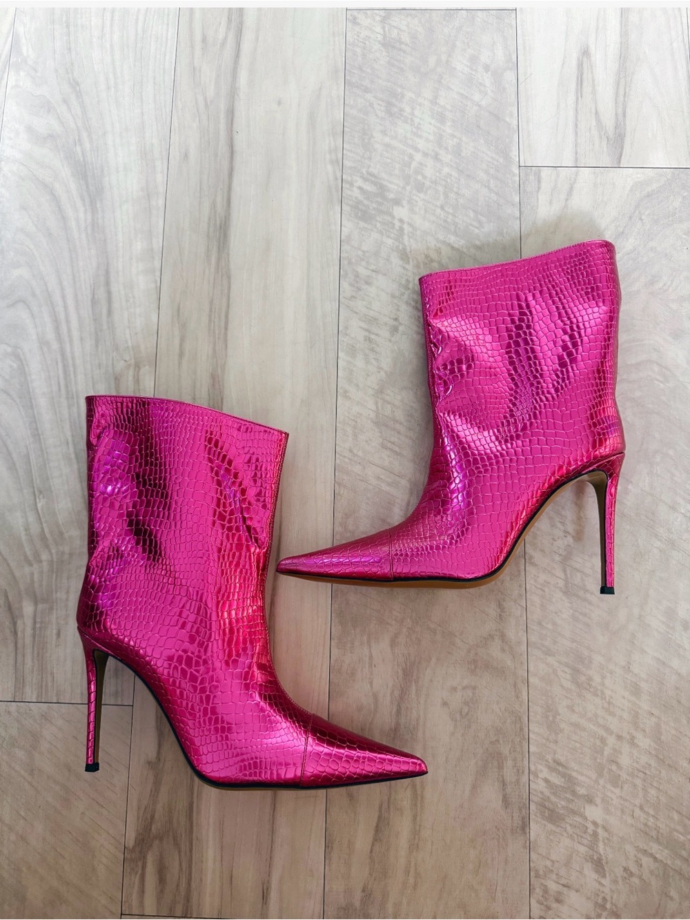 Alexandre Vauthier 
crocodile-effect 105mm ankle boots - Picture 2 of 6